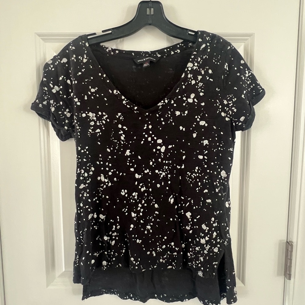 Rock & Republic Black and Metallic Silver Speckled Short Sleeve Tee